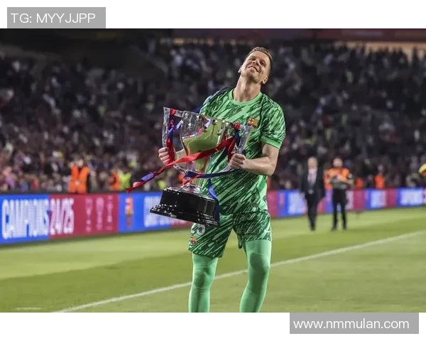 阿斯:霍安状态回暖复出助巴萨时隔十场重回零封之路 阿斯:霍安状态回暖复出助巴萨时隔十场重回零封之路